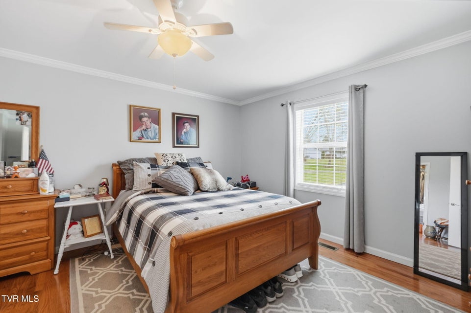 Photo #10: 134 Ovalwood Drive