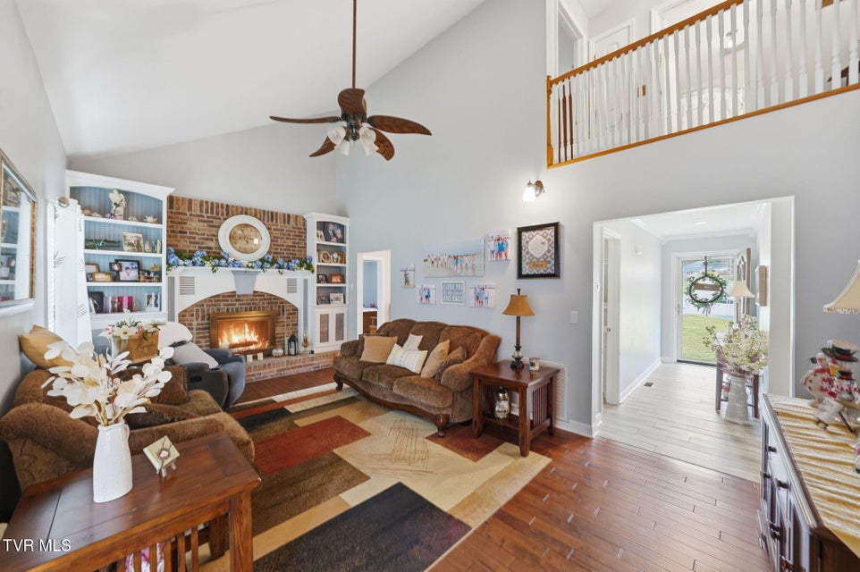 Photo #18: 134 Ovalwood Drive