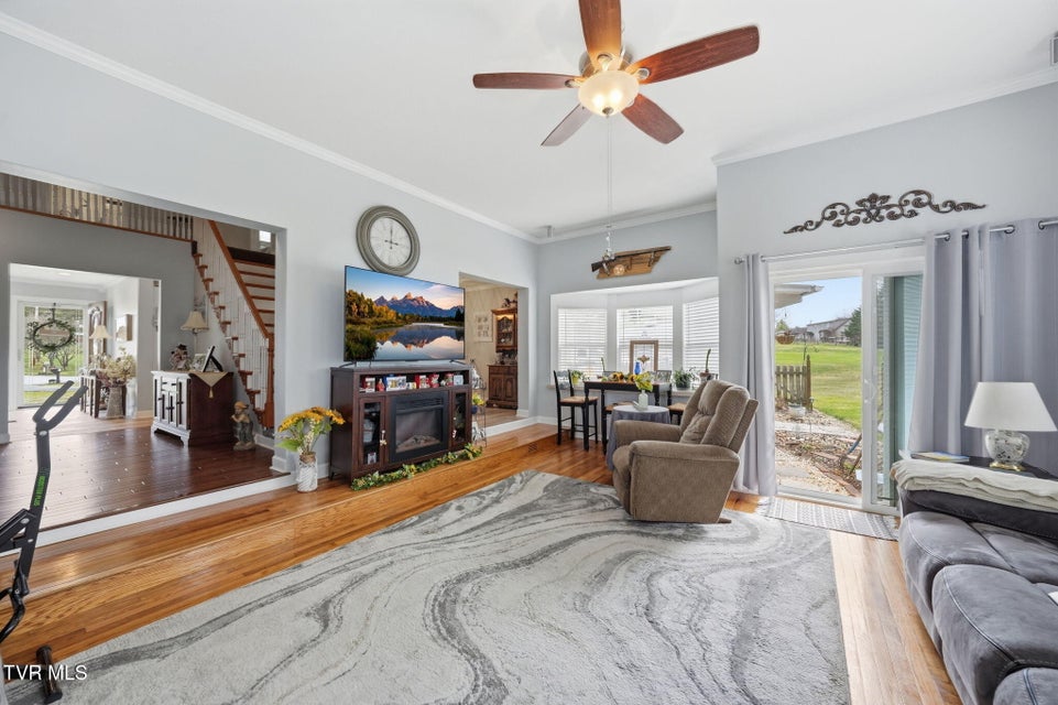 Photo #11: 134 Ovalwood Drive