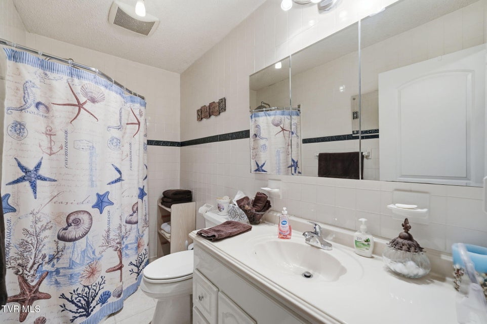 Photo #22: 134 Ovalwood Drive