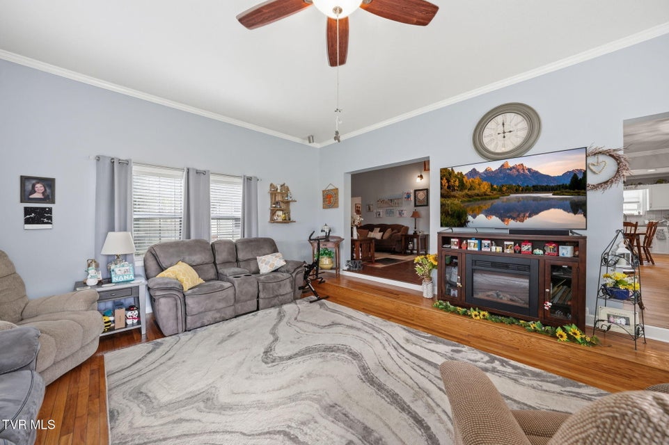 Photo #12: 134 Ovalwood Drive