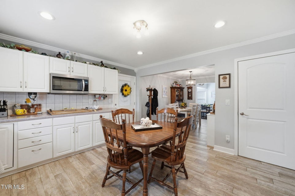 Photo #7: 134 Ovalwood Drive