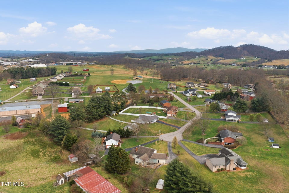 Photo #39: 134 Ovalwood Drive