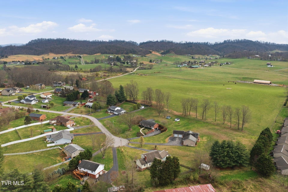 Photo #40: 134 Ovalwood Drive