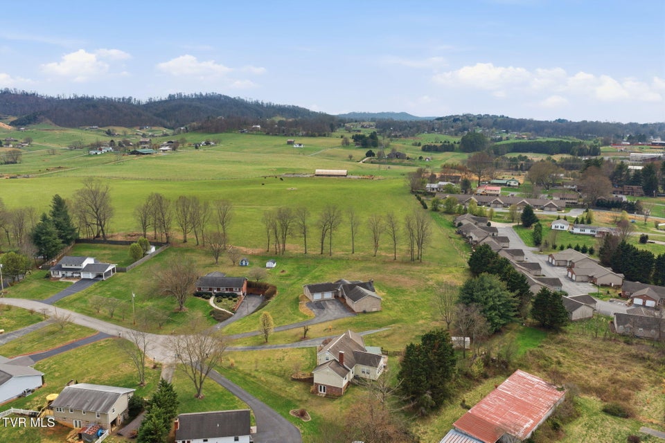 Photo #41: 134 Ovalwood Drive