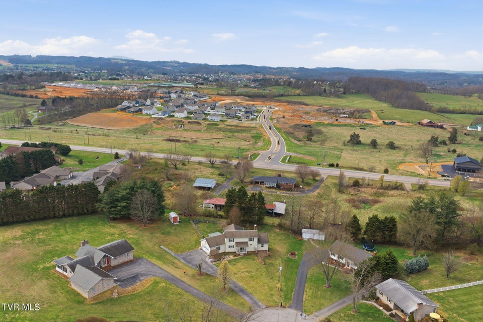 Photo #44: 134 Ovalwood Drive