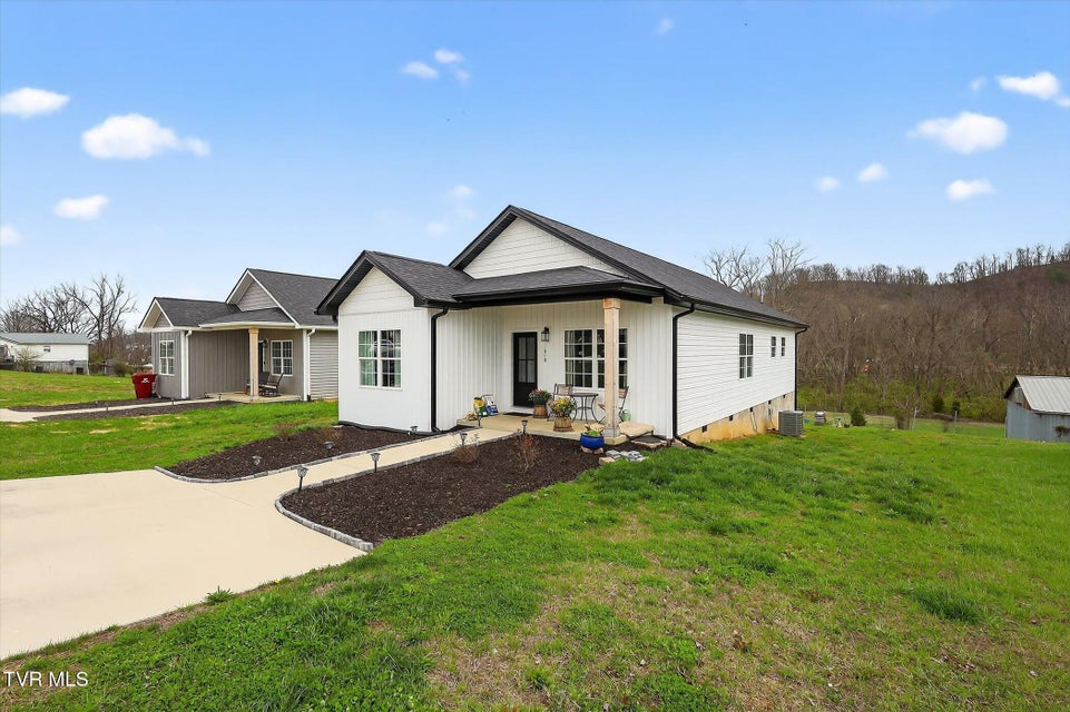 Photo #2: 1610 Millard Street