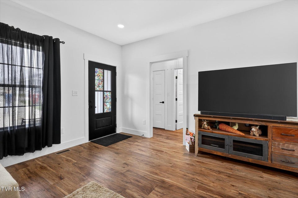 Photo #5: 1610 Millard Street