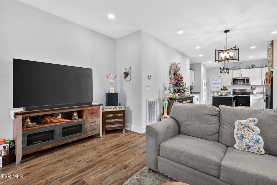 Photo #8: 1610 Millard Street