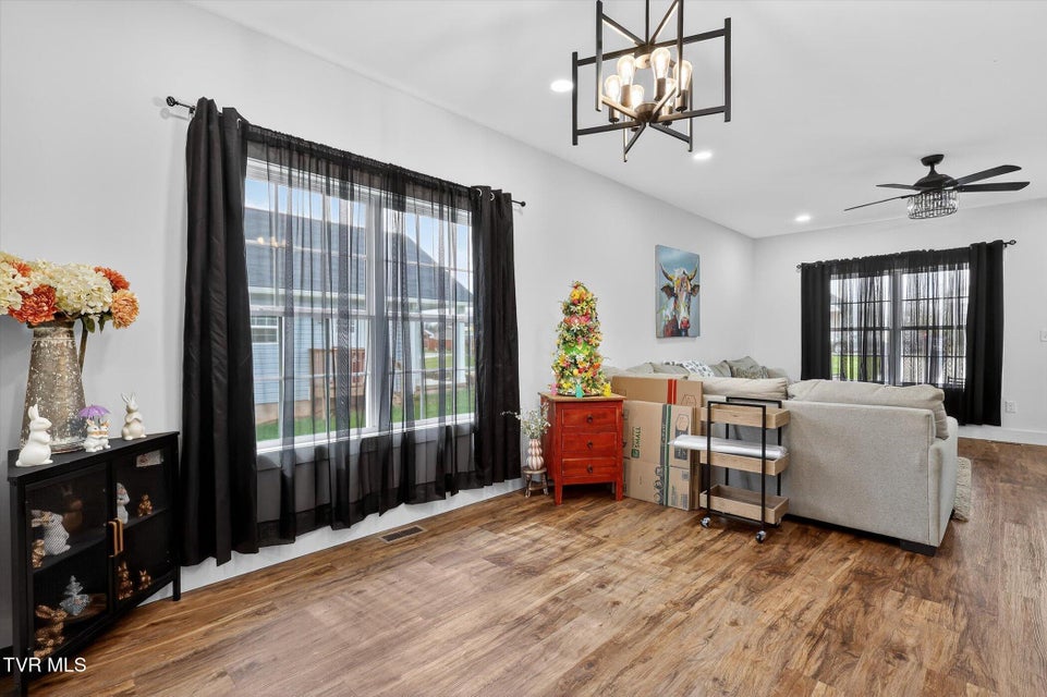 Photo #9: 1610 Millard Street