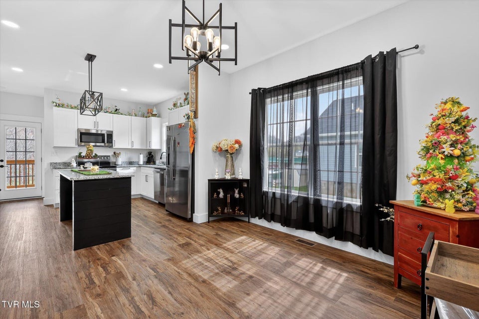 Photo #10: 1610 Millard Street