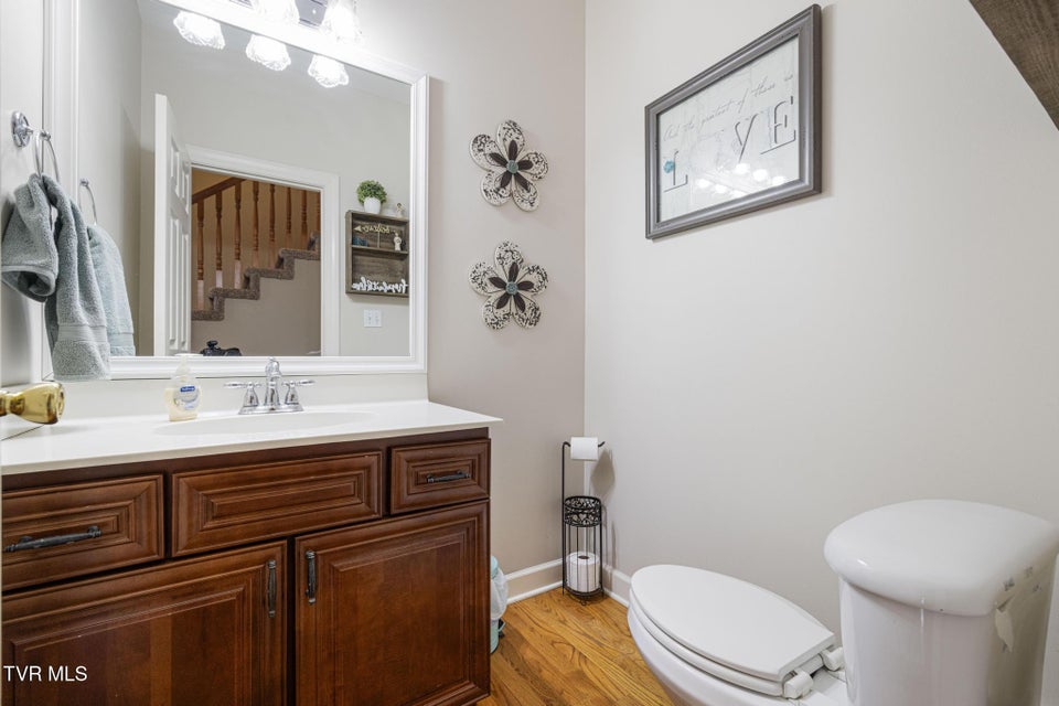 Photo #11: 31 Hickory Point