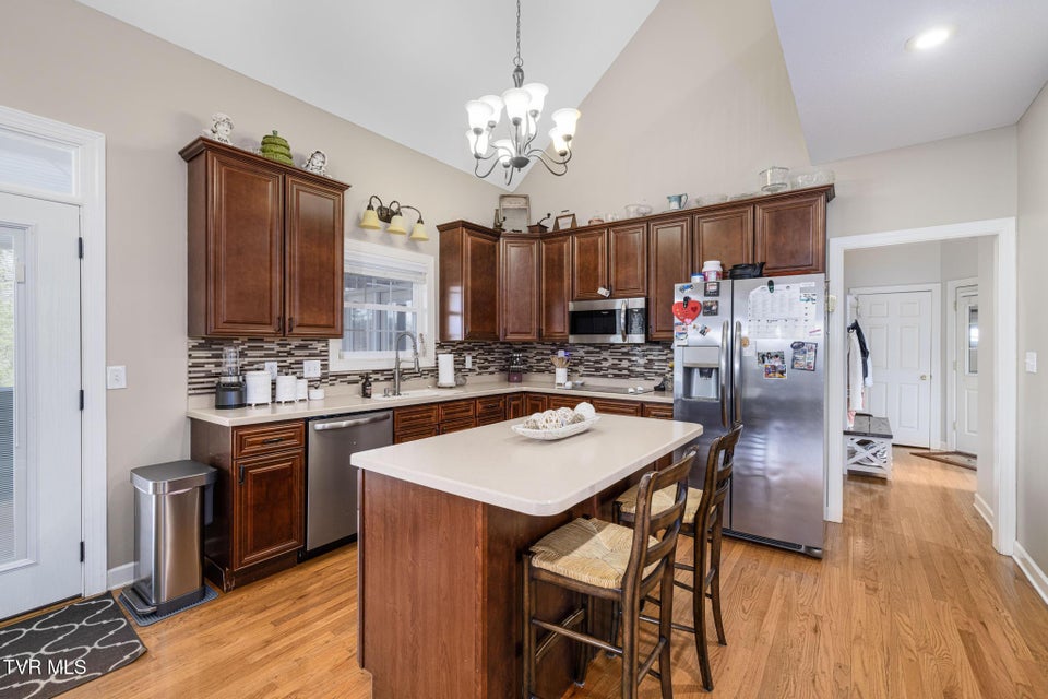 Photo #14: 31 Hickory Point