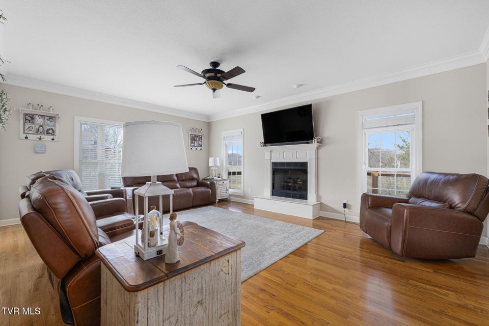 Photo #18: 31 Hickory Point