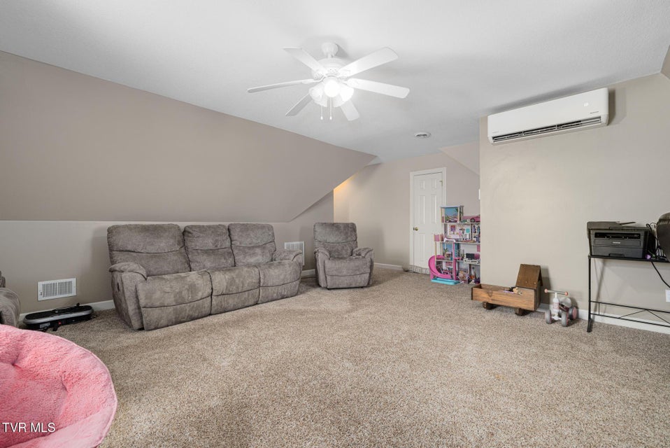 Photo #39: 31 Hickory Point