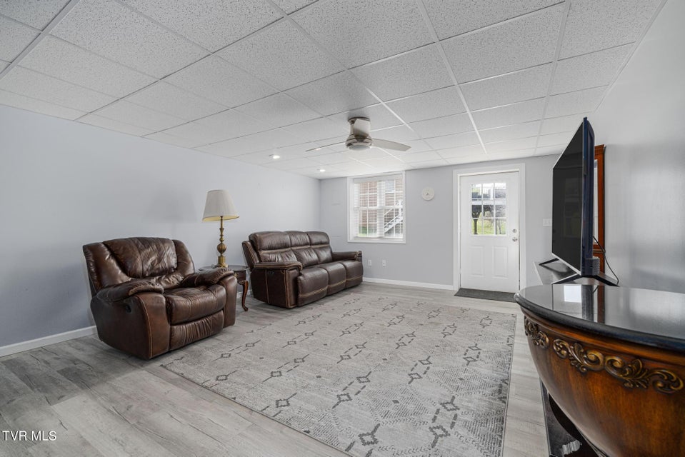 Photo #41: 31 Hickory Point