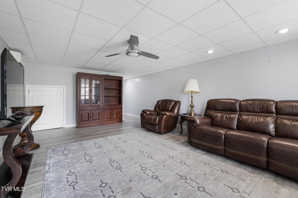 Photo #42: 31 Hickory Point