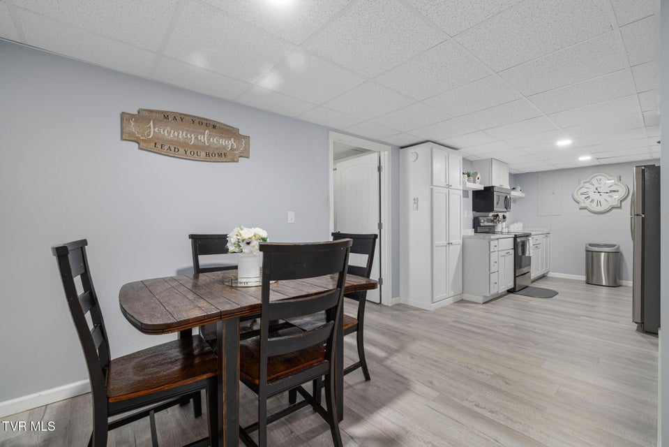 Photo #43: 31 Hickory Point