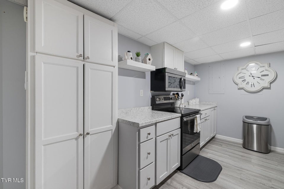 Photo #45: 31 Hickory Point