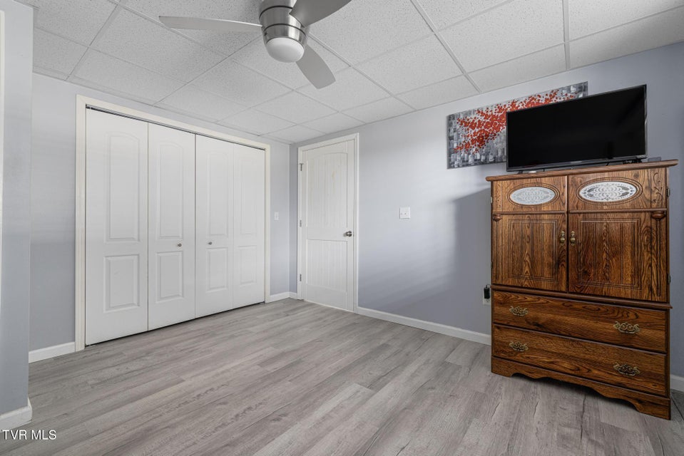 Photo #47: 31 Hickory Point