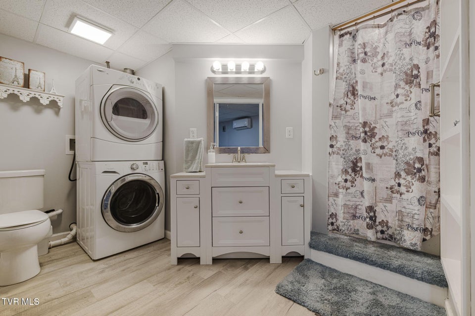 Photo #48: 31 Hickory Point