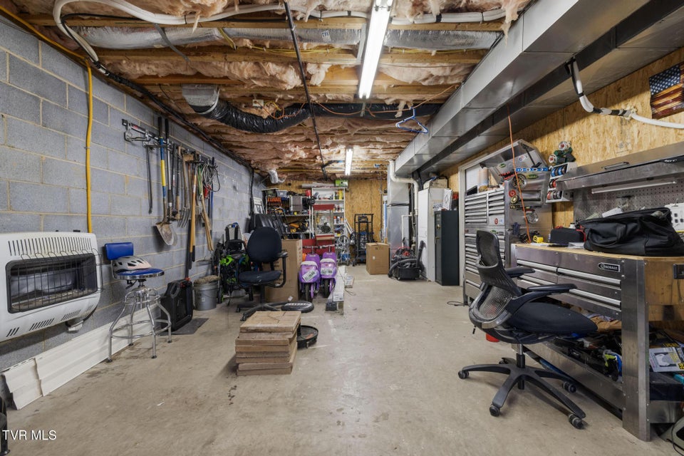 Photo #50: 31 Hickory Point