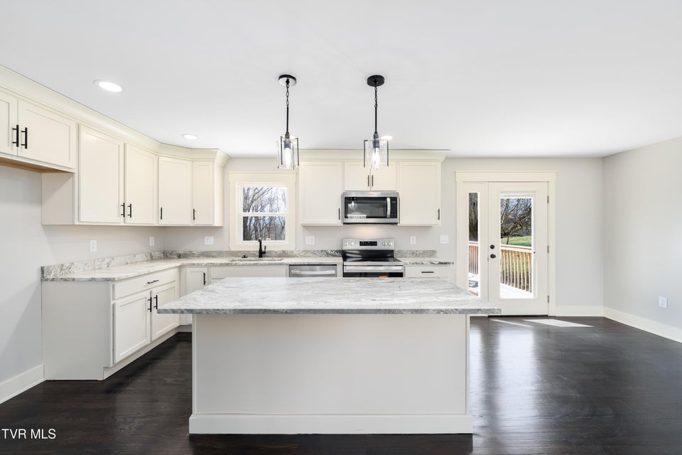 Photo #3: 226 Dorothy Circle