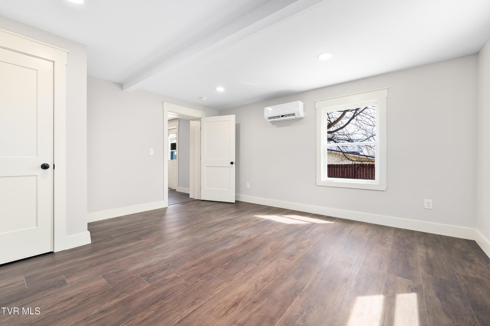 Photo #58: 226 Dorothy Circle