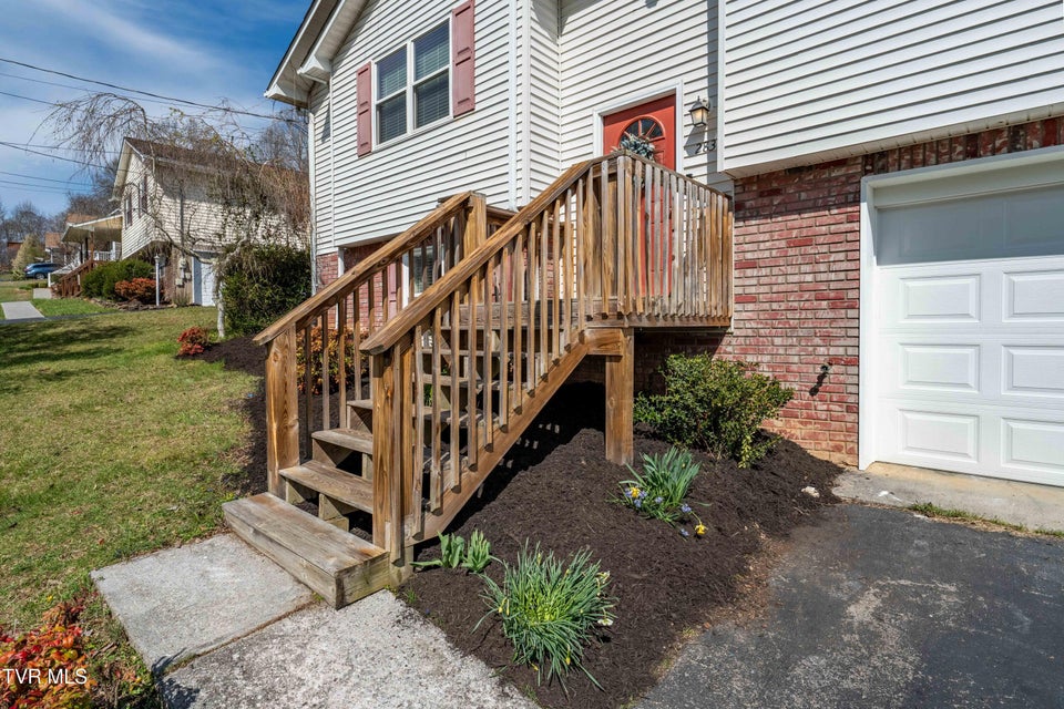 Photo #7: 283 Ridgeview Drive