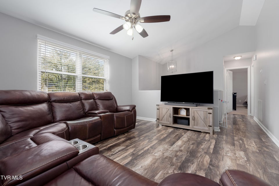 Photo #25: 283 Ridgeview Drive