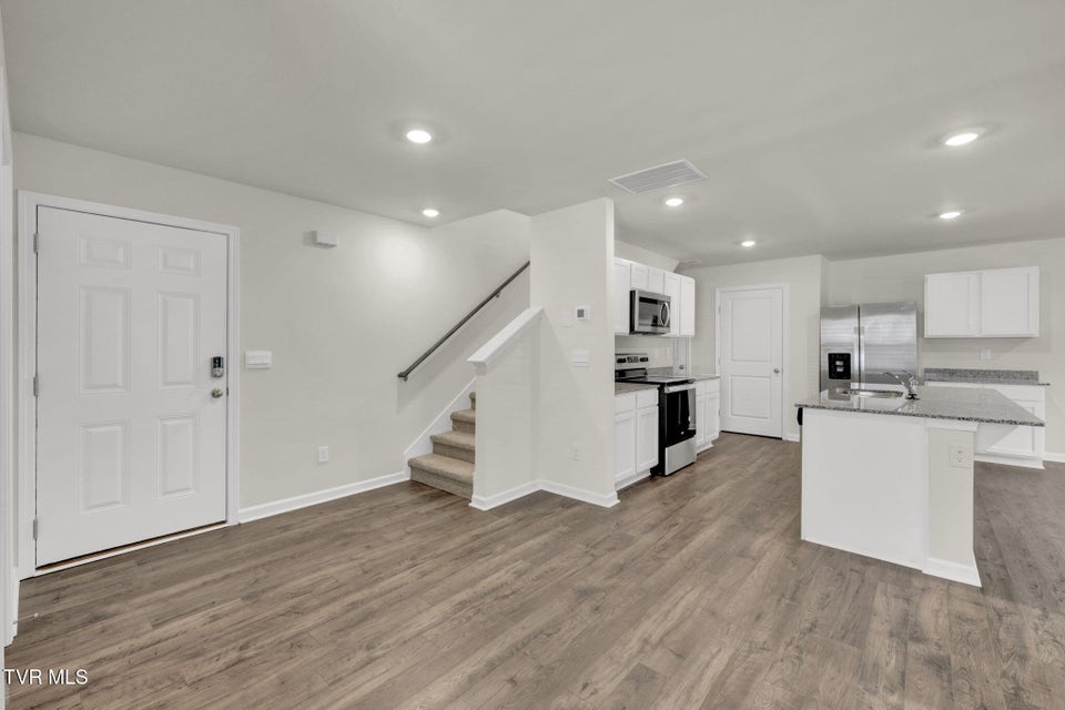 Photo #8: 17 Morsel Court 