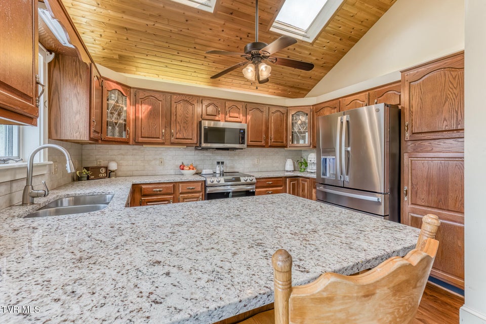 Photo #11: 222 Willowbend Court