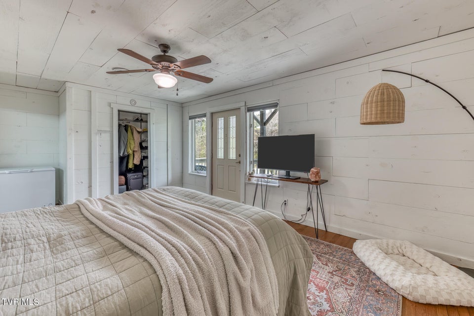 Photo #44: 222 Willowbend Court