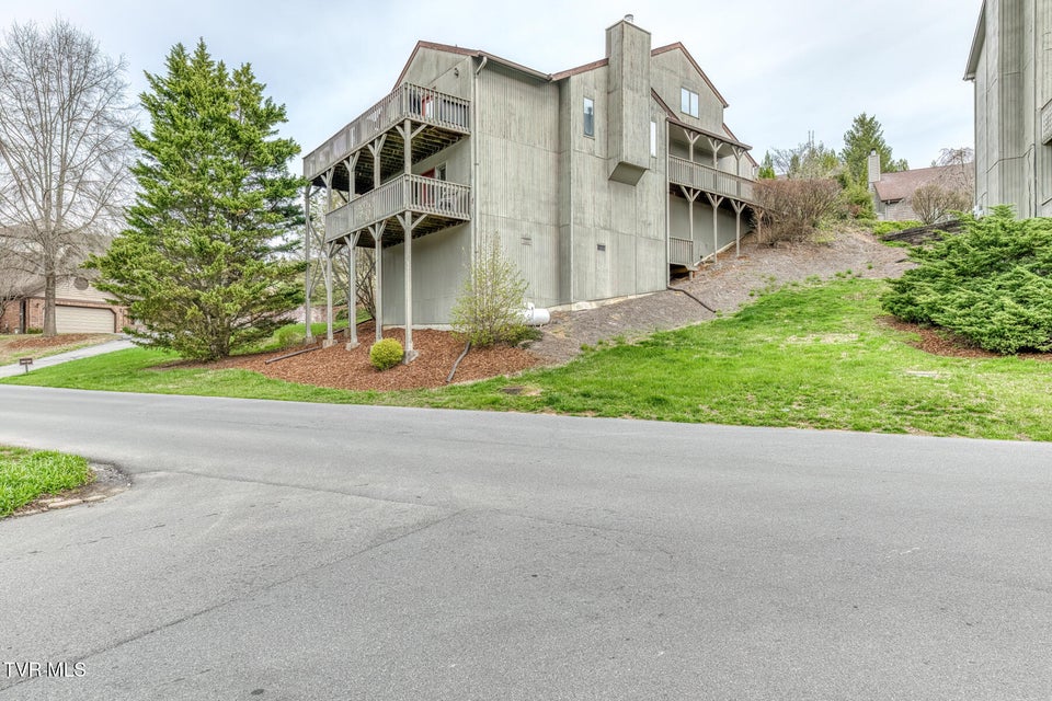 Photo #58: 222 Willowbend Court