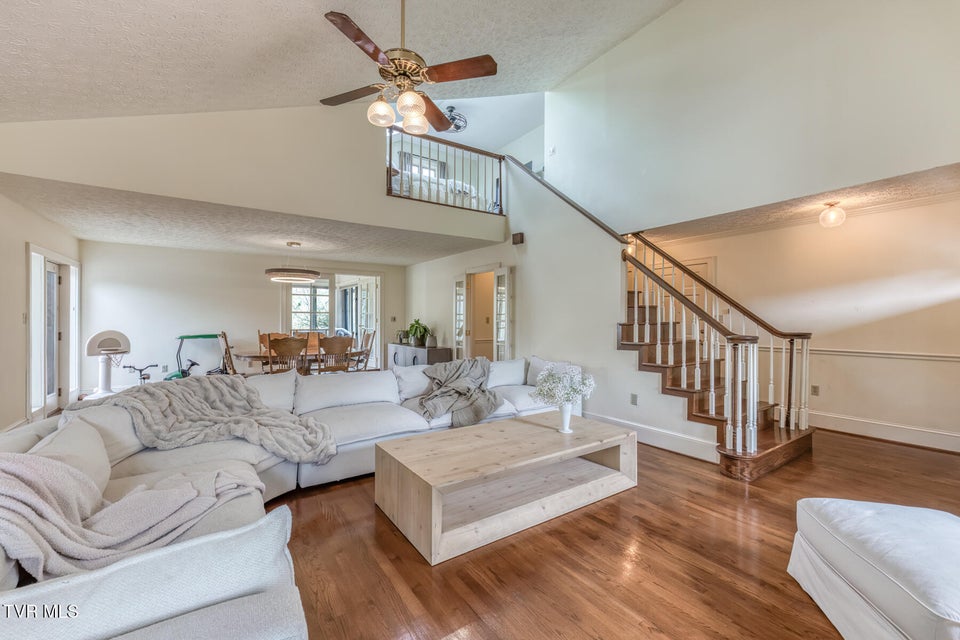 Photo #5: 222 Willowbend Court