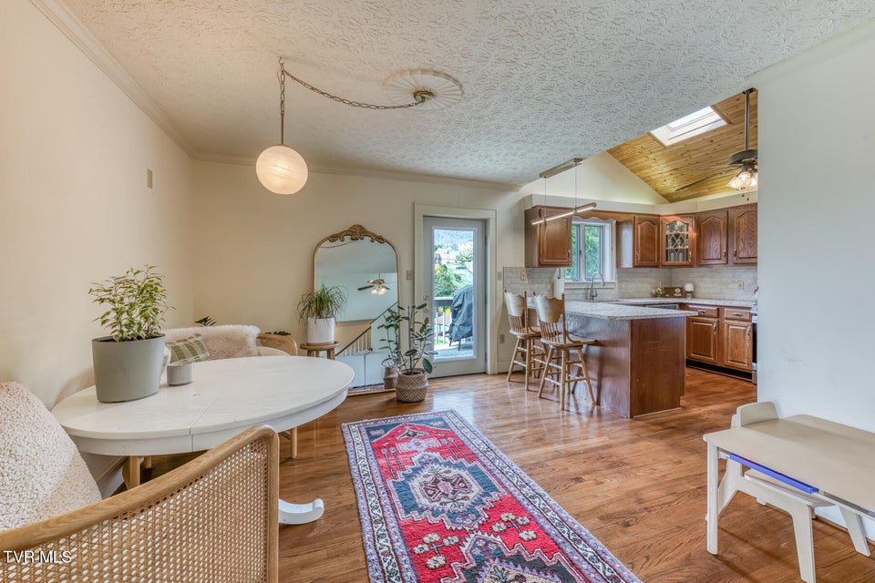 Photo #9: 222 Willowbend Court