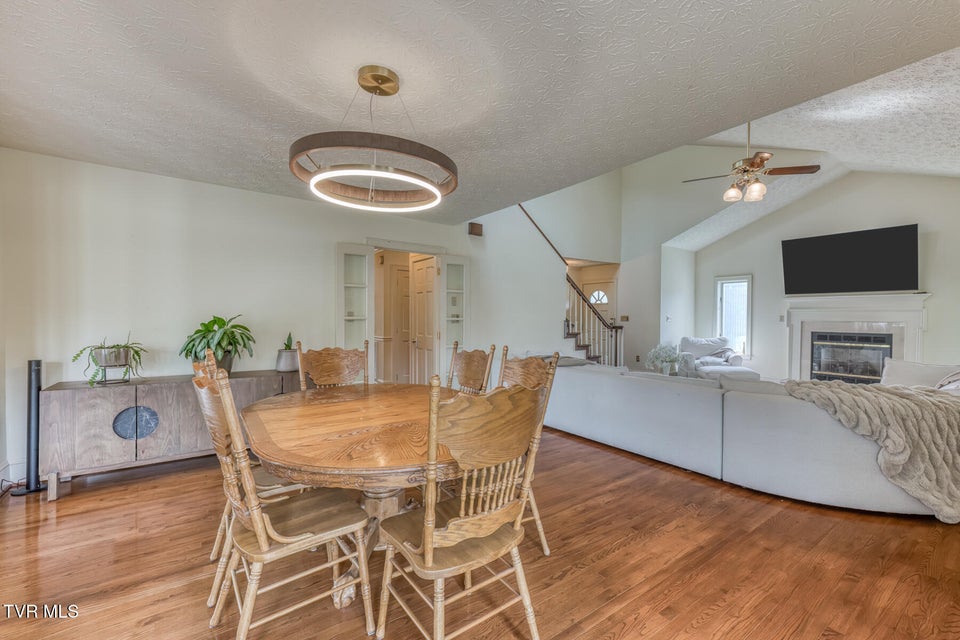 Photo #16: 222 Willowbend Court