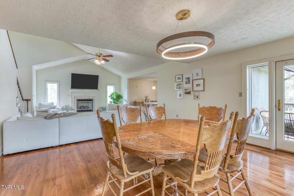 Photo #17: 222 Willowbend Court