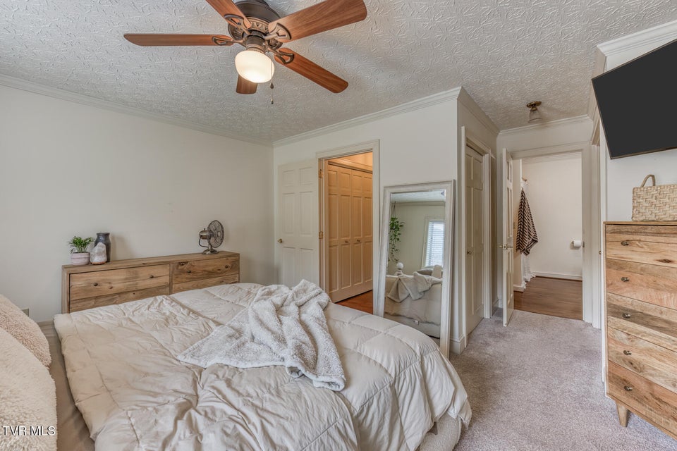 Photo #22: 222 Willowbend Court