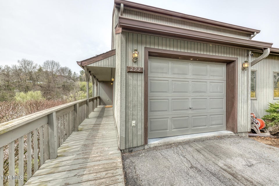 Photo #2: 222 Willowbend Court