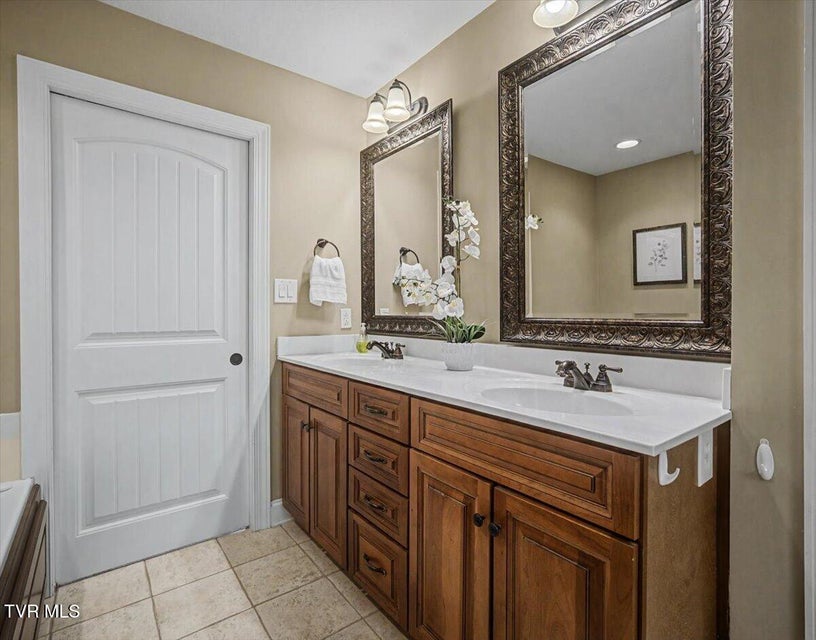 Photo #29: 34 Bridgewater Court