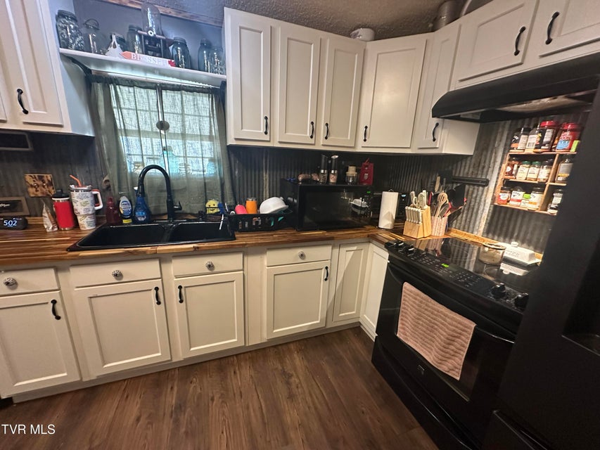 Photo #4: 165 Mcnabb Street