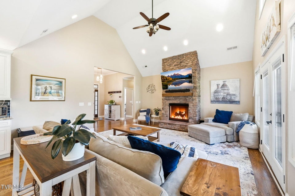 Photo #10: 425 Settlers Way