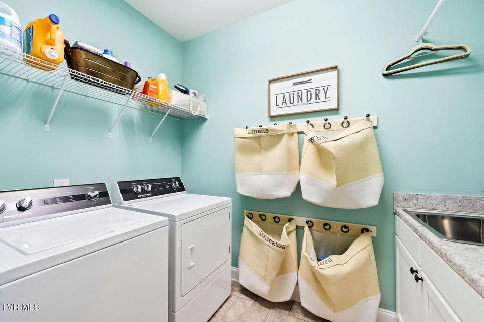 Photo #30: 425 Settlers Way