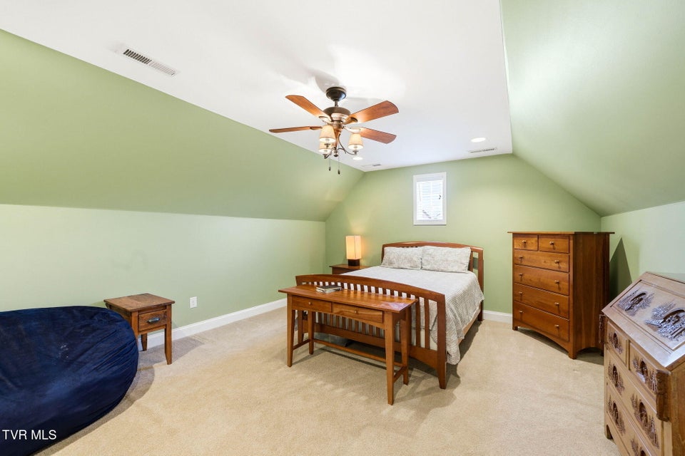 Photo #37: 425 Settlers Way