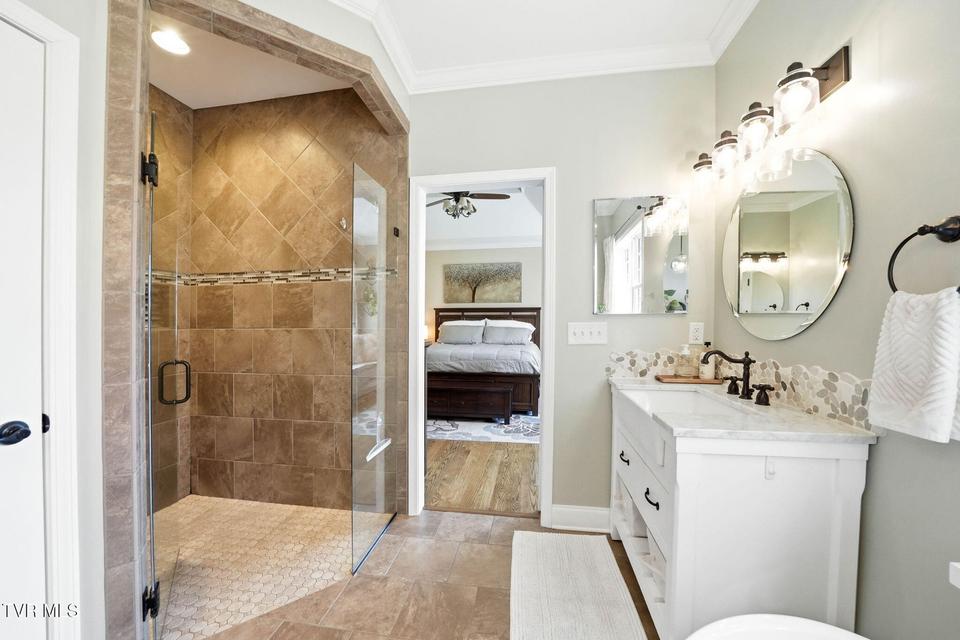 Photo #24: 425 Settlers Way