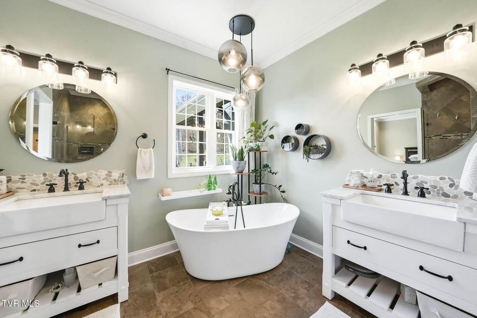 Photo #25: 425 Settlers Way