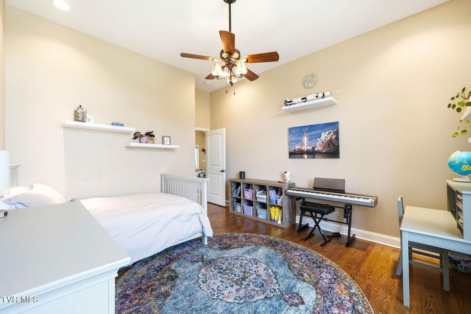 Photo #31: 425 Settlers Way