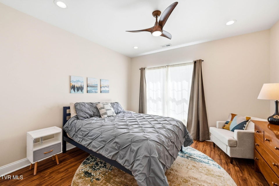 Photo #46: 425 Settlers Way