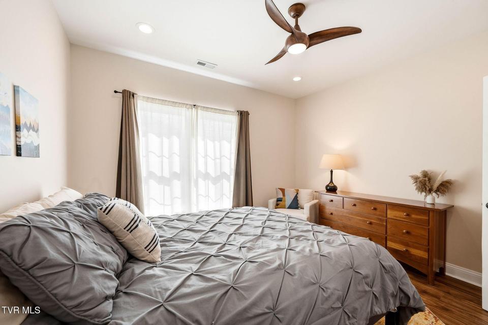 Photo #47: 425 Settlers Way